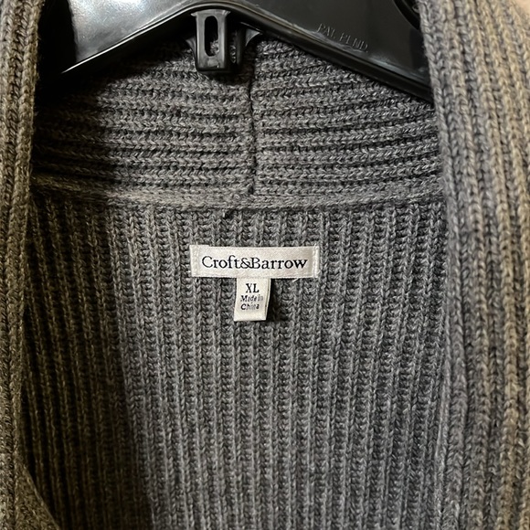 Croft & Barrow light Gray Sweater. - Picture 3 of 6
